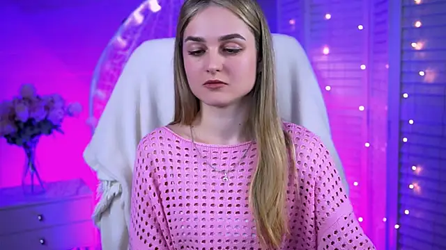 Snapshot of DeboraLarson chatting on March 19, 2025, 10:22 am DeboraLarson online show from March 19, 2025, 10:22 am