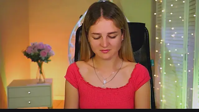 DeboraLarson online show from July 3, 2026, 2:51 am