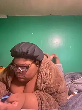 Snapshot of dondivax3 chatting on December 8, 2024, 2:30 pm dondivax3 online show from December 8, 2024, 2:30 pm