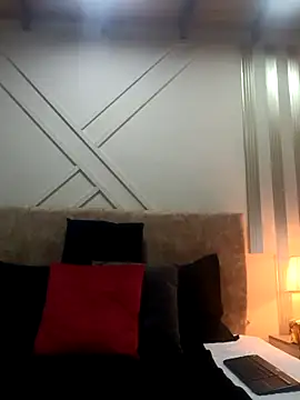 ashley  foxx  online show from March 31, 2026, 1:44 pm