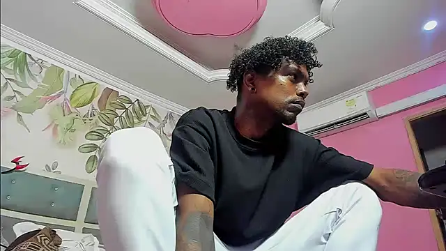 bigblackhotx1 online show from January 19, 2026, 4:11 pm