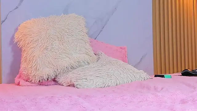 Snapshot of miss_Ari chatting on December 24, 2024, 1:16 am miss Ari online show from December 24, 2024, 1:16 am