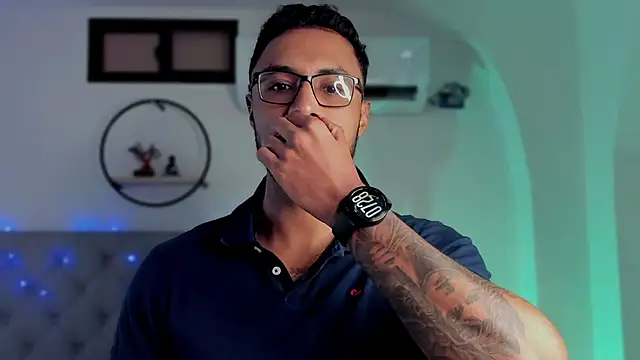 LiamGarcia1 online show from January 3, 2025, 12:30 pm