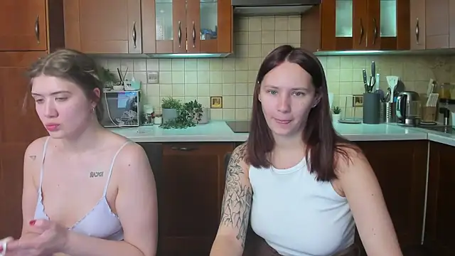 HotCaramellsTV online show from May 3, 2026, 10:54 am