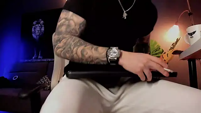 Snapshot of uptomatty chatting on February 1, 2026, 7:51 am uptomatty online show from February 1, 2026, 7:51 am