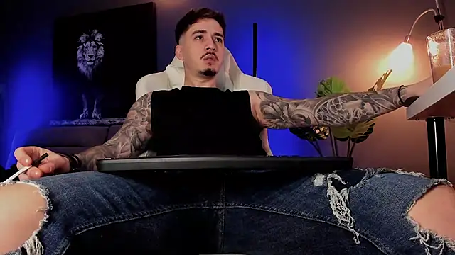 Snapshot of uptomatty chatting on February 12, 2026, 7:03 am uptomatty online show from February 12, 2026, 7:03 am