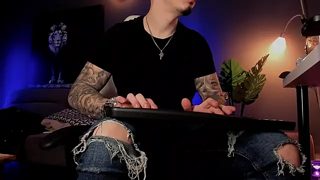 Snapshot of uptomatty chatting on March 12, 2026, 7:36 am uptomatty online show from March 12, 2026, 7:36 am