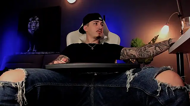 Snapshot of uptomatty chatting on March 25, 2026, 7:58 am uptomatty online show from March 25, 2026, 7:58 am