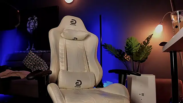 Snapshot of uptomatty chatting on March 27, 2026, 8:26 am uptomatty online show from March 27, 2026, 8:26 am