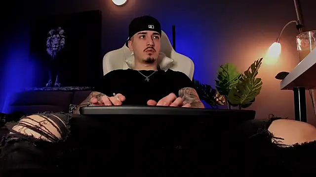 Snapshot of uptomatty chatting on April 2, 2026, 9:18 am uptomatty online show from April 2, 2026, 9:18 am