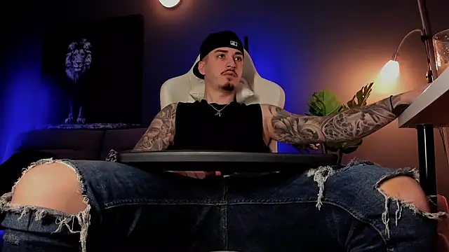 Snapshot of uptomatty chatting on April 4, 2026, 7:28 am uptomatty online show from April 4, 2026, 7:28 am