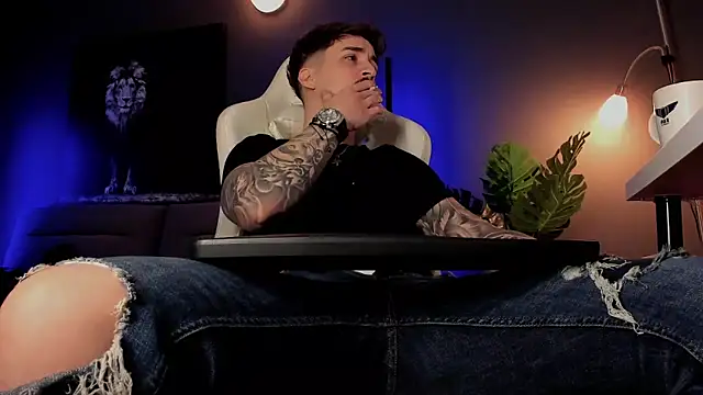 Snapshot of uptomatty chatting on April 14, 2026, 7:47 am uptomatty online show from April 14, 2026, 7:47 am