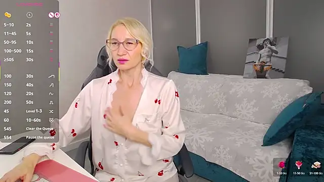 Snapshot of Sofia_Soul chatting on November 2, 2025, 7:05 pm Sofia Soul online show from November 2, 2025, 7:05 pm