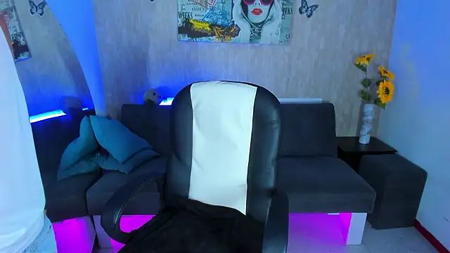 nova sex01 online show from March 23, 2026, 8:35 pm