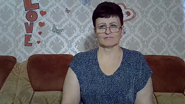 PaulaGolden online show from October 31, 2025, 9:43 am