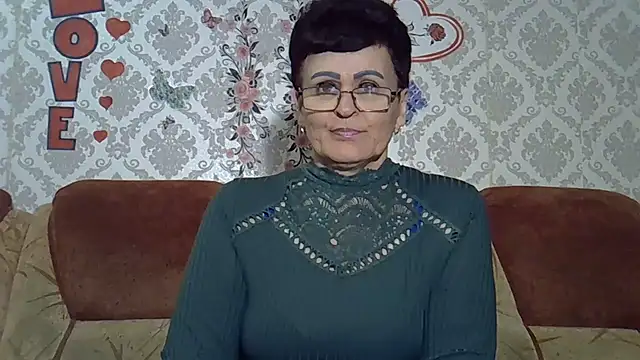 Snapshot of PaulaGolden chatting on May 10, 2026, 7:52 pm PaulaGolden online show from May 10, 2026, 7:52 pm