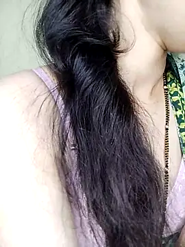 Snapshot of Fair-magic-woman chatting on March 15, 2025, 8:04 am Fair-magic-woman online show from March 15, 2025, 8:04 am