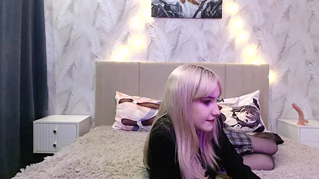 Snapshot of Princess_Shy___ chatting on December 15, 2024, 12:17 pm Princess Shy    online show from December 15, 2024, 12:17 pm