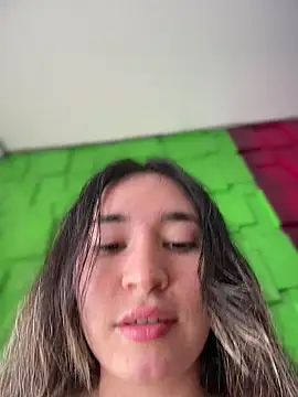 Sophie LS online show from April 8, 2026, 9:37 pm