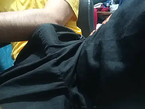 SALLY OMAR  online show from April 19, 2026, 8:11 pm