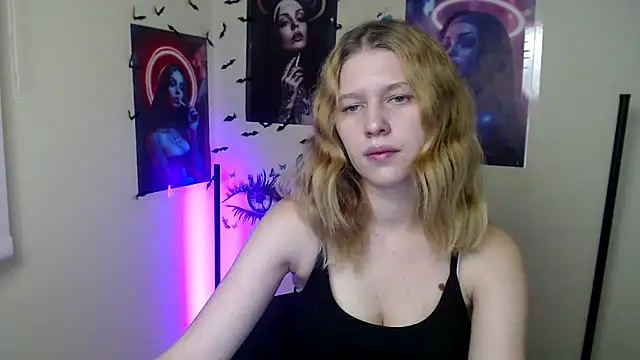 StellaCRL online show from November 9, 2025, 6:06 pm