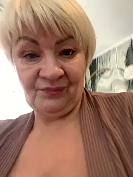 Laura Millf online show from February 4, 2026, 8:31 am