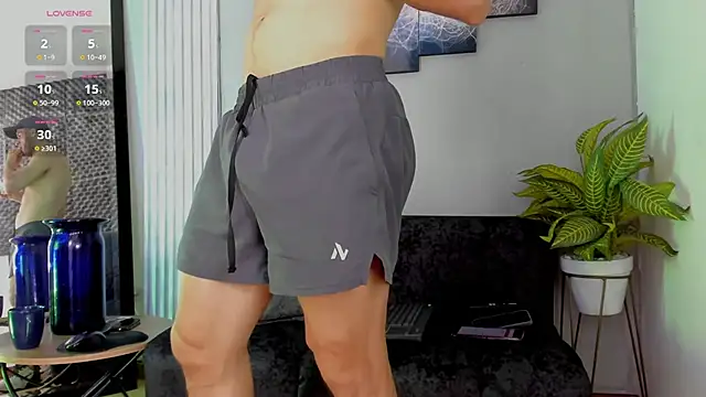 thomas eliotts online show from September 24, 2025, 2:42 pm