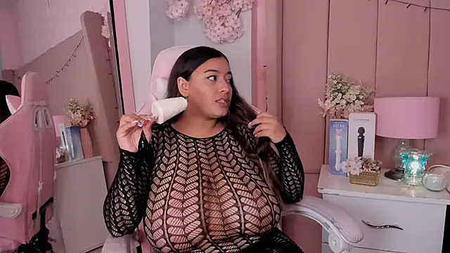 MollyBigBoobs12 online show from October 7, 2025, 8:39 pm