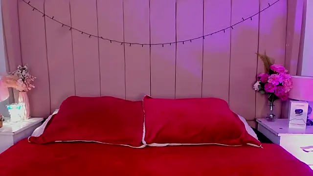 MollyBigBoobs12 online show from October 29, 2025, 8:32 pm