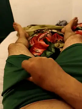 Snapshot of 01kirito chatting on February 5, 2026, 8:24 pm 01kirito online show from February 5, 2026, 8:24 pm