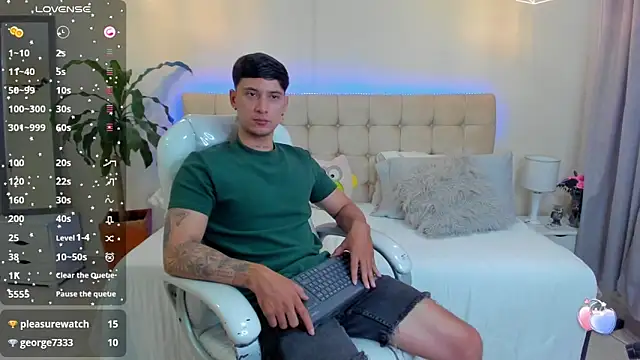 Snapshot of Damian23__ chatting on January 20, 2025, 4:23 pm Damian23 online show from January 20, 2025, 4:23 pm