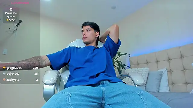 Snapshot of Damian23__ chatting on February 21, 2025, 7:32 pm Damian23 online show from February 21, 2025, 7:32 pm