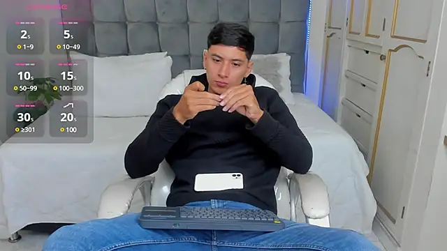 Snapshot of Damian23__ chatting on March 11, 2025, 1:34 pm Damian23 online show from March 11, 2025, 1:34 pm