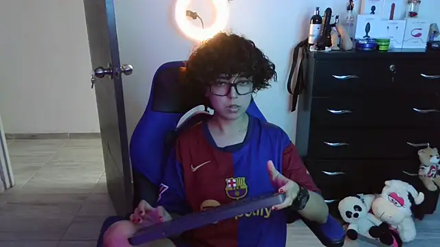 thomascooper7 online show from October 8, 2025, 8:17 pm