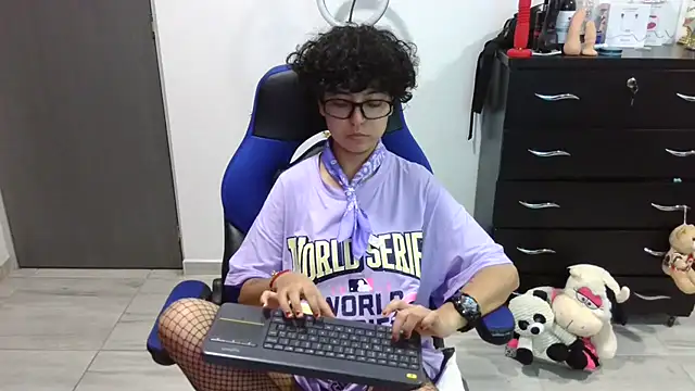 thomascooper7 online show from March 13, 2026, 11:22 pm