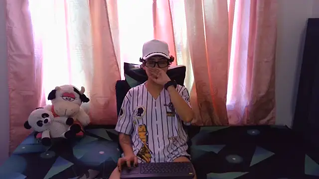 thomascooper7 online show from June 27, 2026, 7:41 pm