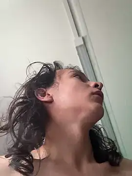 akimrix guli online show from January 2, 2025, 3:48 am