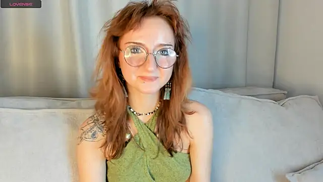 Snapshot of OraCarvin chatting on December 3, 2024, 7:10 am OraCarvin online show from December 3, 2024, 7:10 am