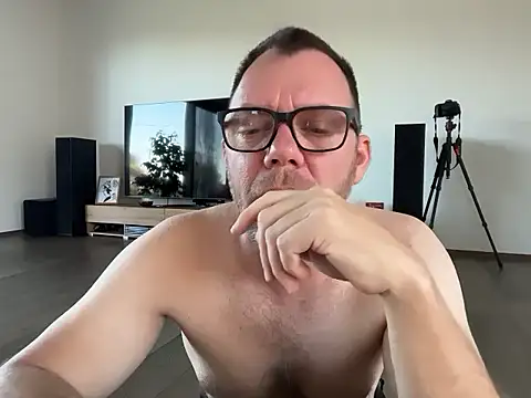 Snapshot of xmnbx77 chatting on October 20, 2025, 7:31 am xmnbx77 online show from October 20, 2025, 7:31 am