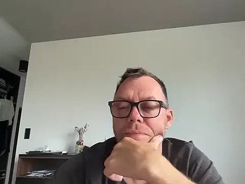 Snapshot of xmnbx77 chatting on October 21, 2025, 9:10 am xmnbx77 online show from October 21, 2025, 9:10 am