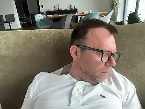 Snapshot of xmnbx77 chatting on November 10, 2025, 10:58 am xmnbx77 online show from November 10, 2025, 10:58 am