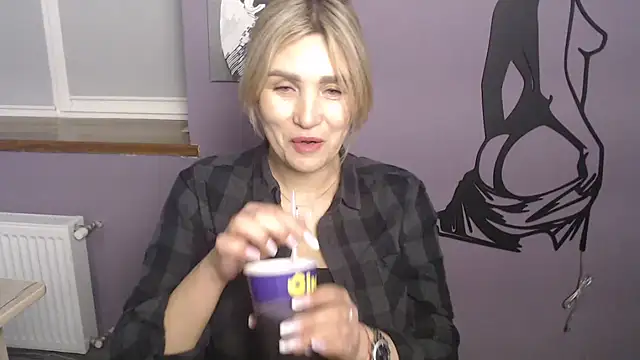  sexy lady online show from March 22, 2026, 2:20 pm