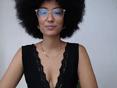 Snapshot of violettamartins chatting on April 16, 2026, 7:36 pm violettamartins online show from April 16, 2026, 7:36 pm