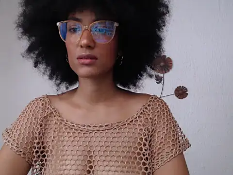 violettamartins online show from July 4, 2026, 10:05 pm
