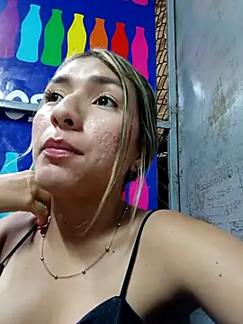 Snapshot of GIRL_DONCELLA chatting on December 7, 2024, 2:31 am GIRL DONCELLA online show from December 7, 2024, 2:31 am