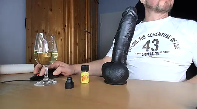 Snapshot of Tom_PP_cgn chatting on January 18, 2025, 9:24 pm Tom PP cgn online show from January 18, 2025, 9:24 pm