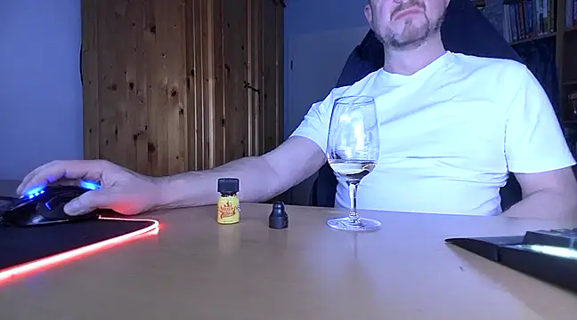 Snapshot of Tom_PP_cgn chatting on February 15, 2025, 11:03 pm Tom PP cgn online show from February 15, 2025, 11:03 pm