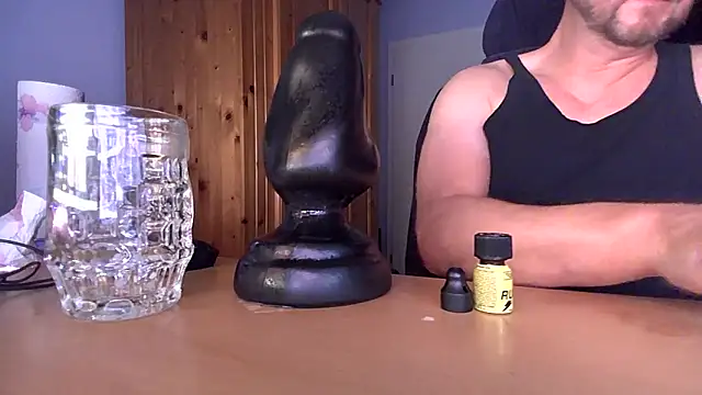 Snapshot of Tom_PP_cgn chatting on September 13, 2025, 8:30 pm Tom PP cgn online show from September 13, 2025, 8:30 pm