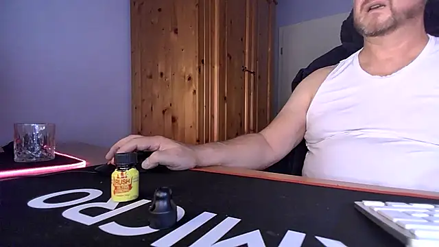 Snapshot of Tom_PP_cgn chatting on October 13, 2025, 1:49 am Tom PP cgn online show from October 13, 2025, 1:49 am