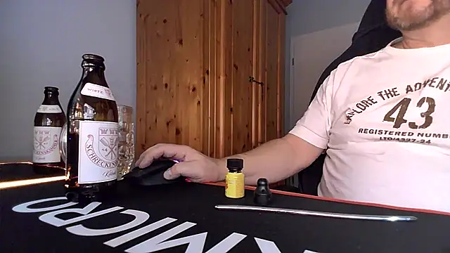 Snapshot of Tom_PP_cgn chatting on December 19, 2025, 12:17 am Tom PP cgn online show from December 19, 2025, 12:17 am